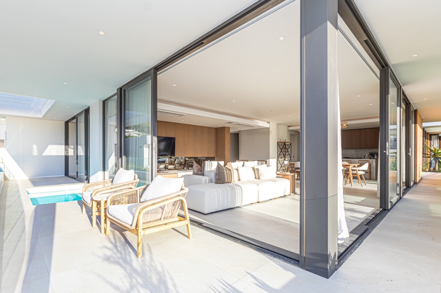 To Let 4 Bedroom Property for Rent in Fresnaye Western Cape
